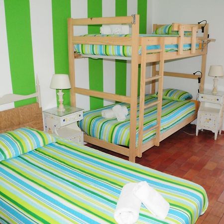 Jho'La Surf Camp Hostel Praia Da Luz Ngoại thất bức ảnh
