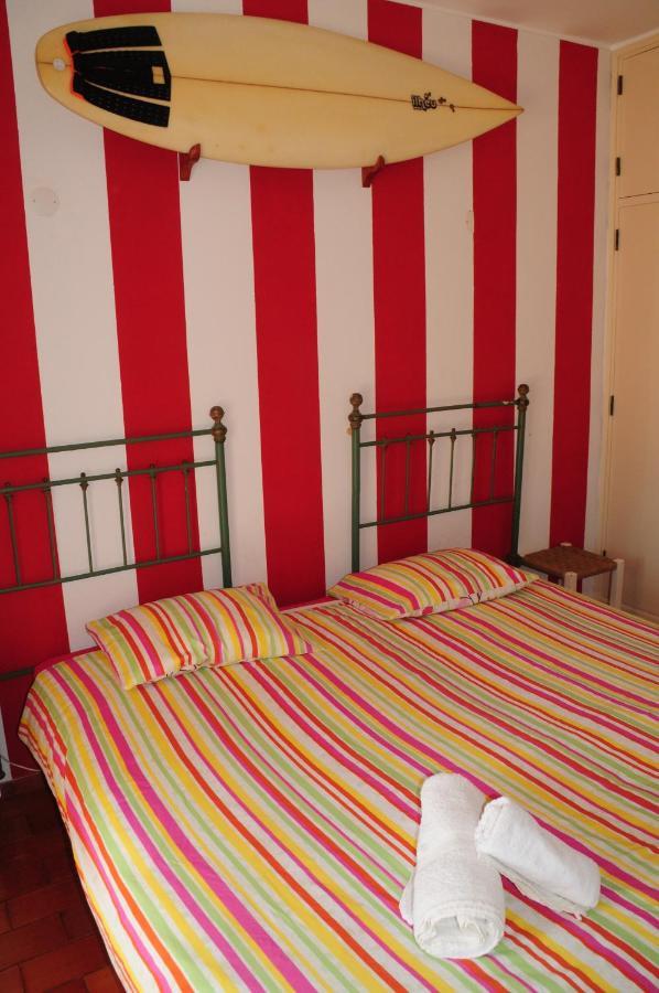 Jho'La Surf Camp Hostel Praia Da Luz Ngoại thất bức ảnh