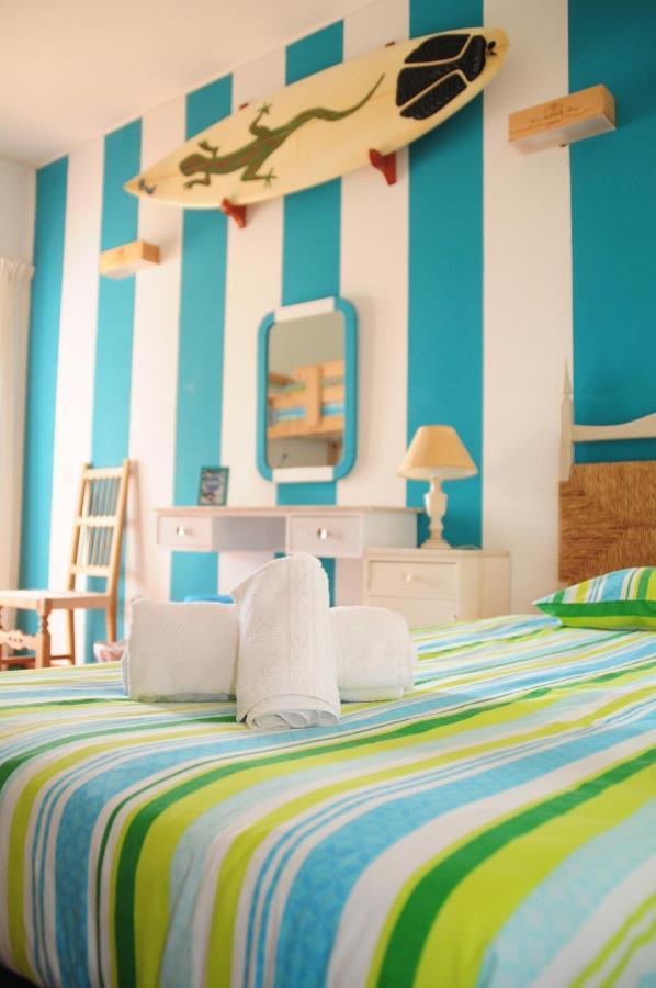 Jho'La Surf Camp Hostel Praia Da Luz Ngoại thất bức ảnh