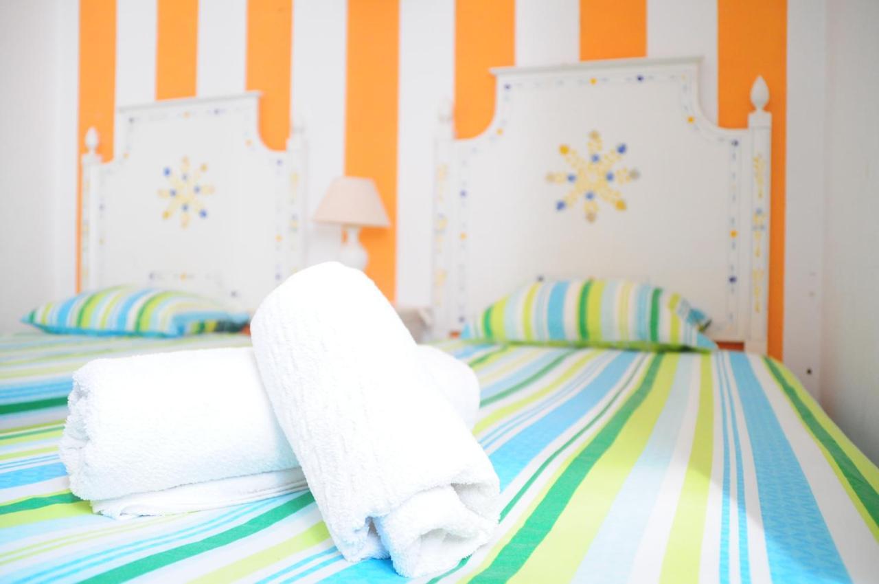 Jho'La Surf Camp Hostel Praia Da Luz Ngoại thất bức ảnh